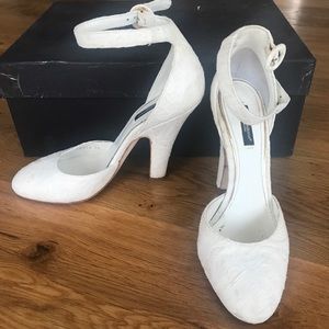 Dolce & Gabbana White Lace Pumps